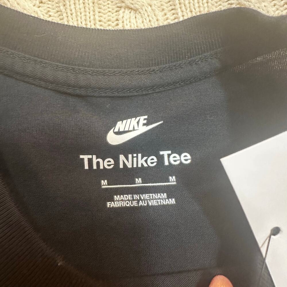 NEW Nike Short Sleeve Graphic Tee sz M - Picture 3 of 4